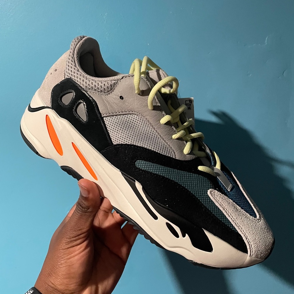 Yeezy 700 (read description)